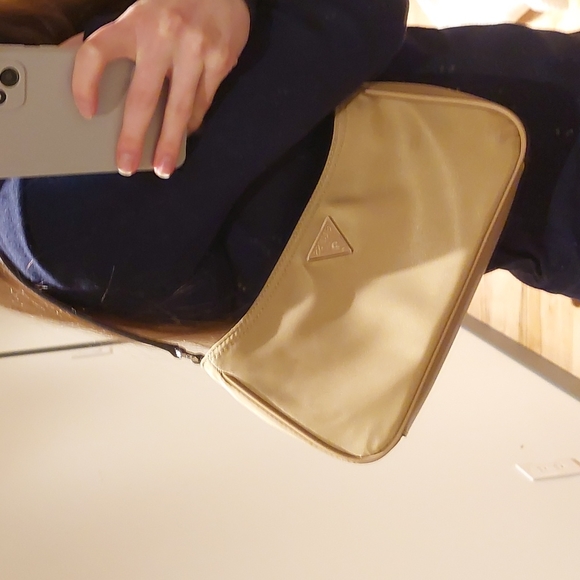 Guess Bag - Picture 8 of 8